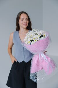 Букет из гипсофил и хризантем S
