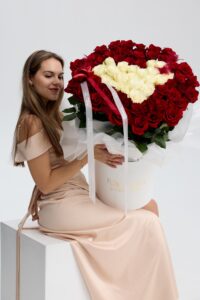 Розы с сердцем внутри